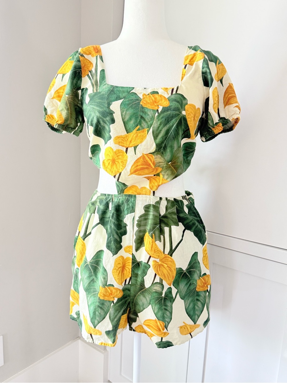 FARM Rio Yellow & Green Tropical Leaf Puff-Sleeve Romper - Picture 2 of 9